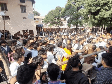 Student organizations of DAV College clashed with each other, kicking and punching fiercely