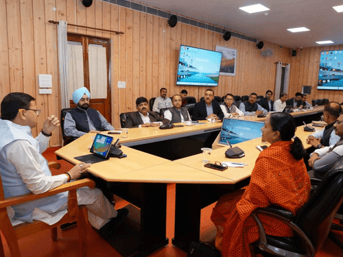 CM Dhami held a meeting with top government officials to promote employment generation