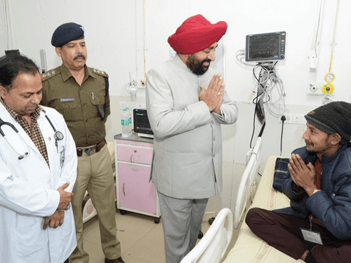 Governor Gurmit Singh reached AIIMS Rishikesh to inquire about the well being of the rescued workers