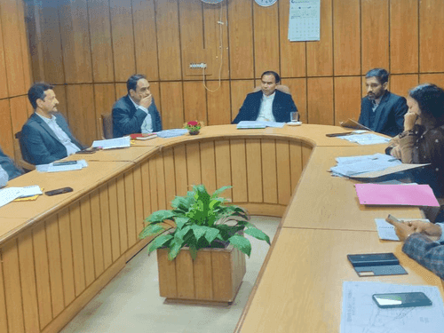 Cabinet Minister Dr. Dhan Singh Rawat took a review meeting of the development works of Srinagar Assembly