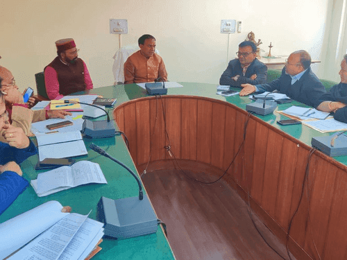 Education Minister Dr. Dhan Singh Rawat took a review meeting of the Education Department