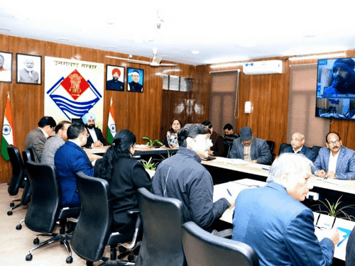Chief Secretary reviewed the works being done under Pradhan Mantri Gram Sadak Yojana