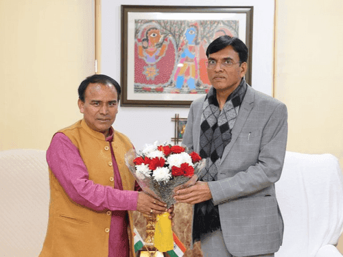 Cabinet Minister Dr. Dhan Singh Rawat met the Union Health Minister in New Delhi