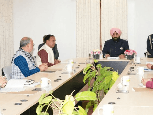 Governor Gurmit Singh reviews TB eradication program