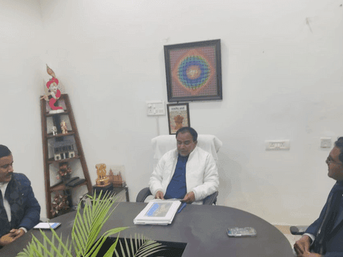 Education Minister Dr. Dhan Singh Rawat took a meeting in Sanskrit Department