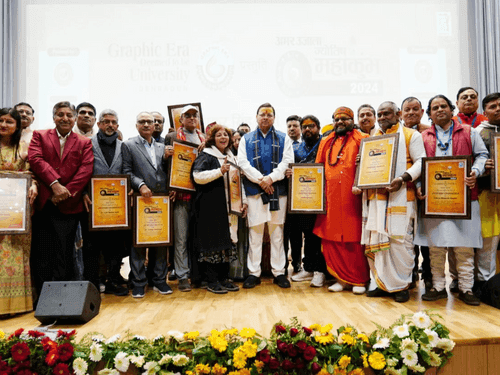 CM Dhami honored the astrologers who participated in the closing ceremony of Jyotish Mahakumbh