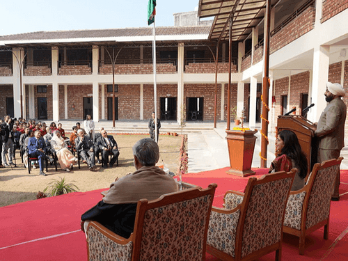 Governor Gurmit Singh inaugurated the middle wing of Him Jyoti School