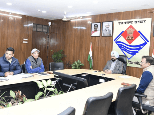 Chief Secretary reviewed the progress of all tunnel, automated and surface parking being built in the state