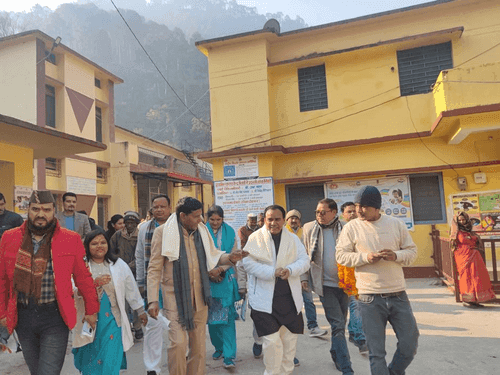 Health Minister Dr. Dhan Singh Rawat inspected Primary Health Center, Pilkhi Tehri Garhwal