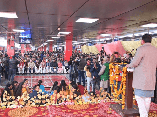 CM Dhami flagged off Aastha special train