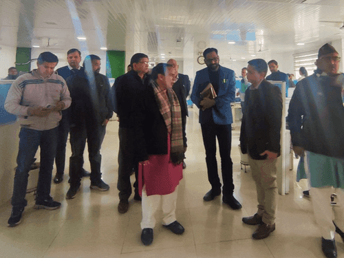 Health Minister Dr. Dhan Singh Rawat gave instructions to the officials regarding Ayushman Card