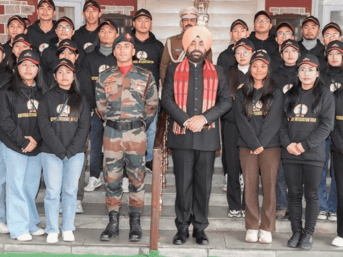 Nagaland students who came on 'National Unity Yatra' met the Governor
