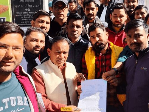 DLED trained unemployed informed Cabinet Minister Dr. Dhan Singh Rawat about their problems