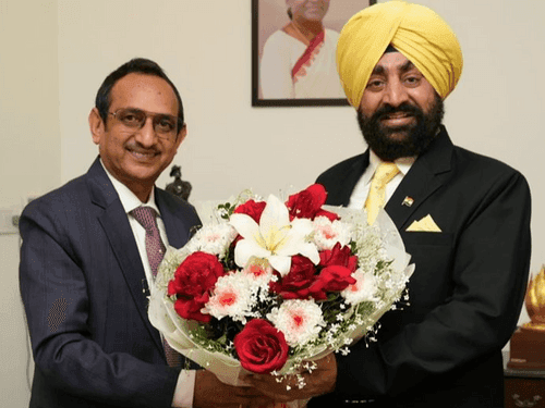 Vice Chancellor of Sridev Suman Uttarakhand University met Governor Gurmit Singh