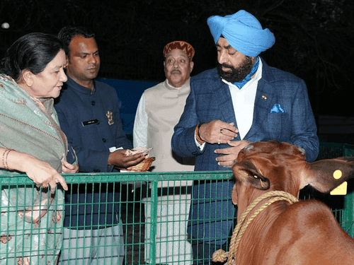 Hans Foundation founder Mata Mangala and Bhole Ji Maharaj met the Governor