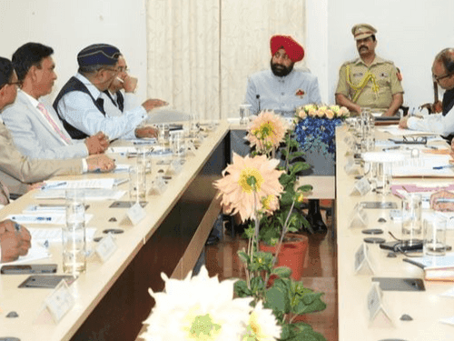 Governor holds meeting with Vice Chancellors of self-financed universities