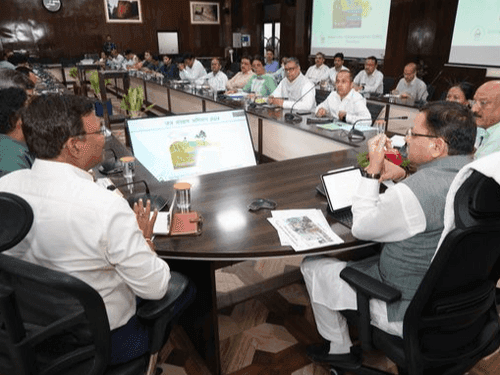CM Dhami gave instructions to make effective efforts for the revival of water sources