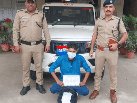 Doon Police revealed theft of lakhs of rupees