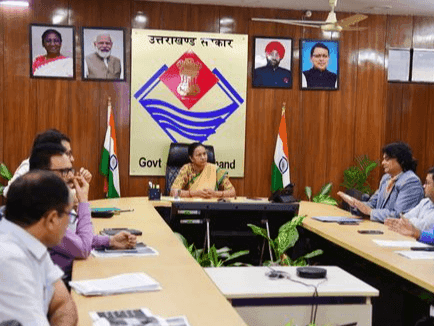 CS held a meeting regarding the operation of Uttarakhand Venture Fund