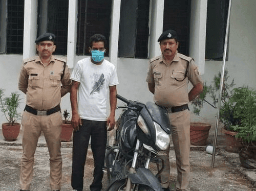 Accused arrested with stolen motorcycle