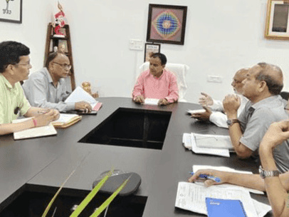 Cabinet Minister Dr Rawat held a meeting with Secretary PWD and officials