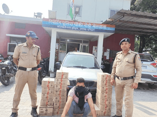 Smuggler arrested with 21 boxes of foreign/country liquor