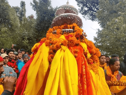 The festive palanquin of Shri Tungnathji was placed in Shri Marketeshwar Temple, Makummath