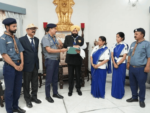 A delegation of Bharat Scouts and Guides met Governor Gurmit Singh
