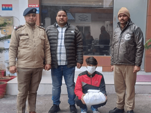 Nainital Police arrested accused with 2.136 kg of marijuana