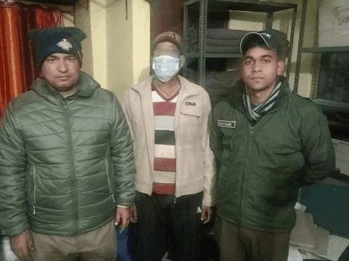 Pithoragarh police arrested the accused with 12 liters of raw liquor