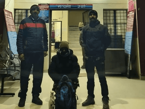 Chamoli Police arrested the accused with 14 bottles of English liquor