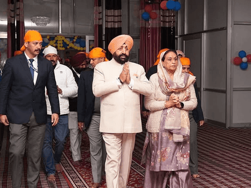 Governor Gurmit Singh paid obeisance at Gurdwara Shaheedan Singha