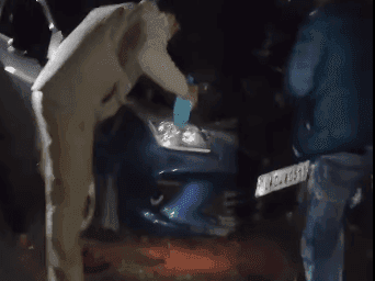 Car engine caught fire, Uttarakhand Police came to the rescue