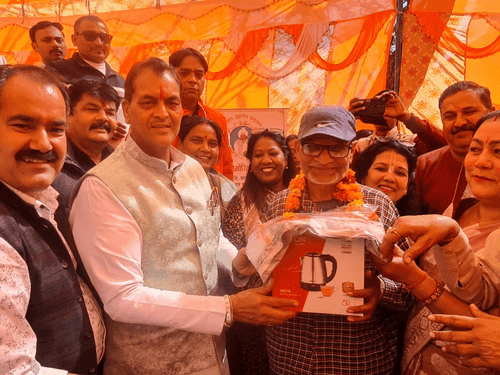 Cabinet Minister Premchand Aggarwal inaugurated the free one-day Aadhar Card camp