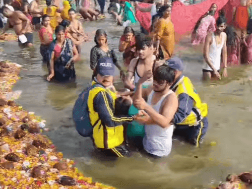 SDRF took the unconscious girl to the hospital