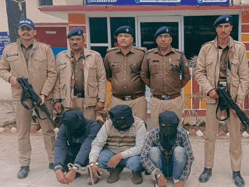 The accused who committed the theft were arrested