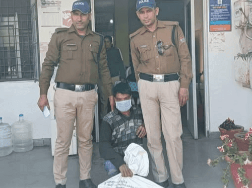 Dehradun Police arrested the accused with stolen goods