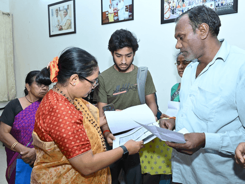 Residents of the area made the Assembly Speaker aware of their problems