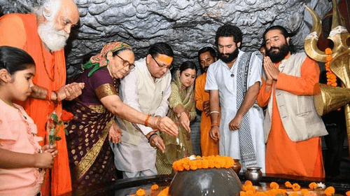 CM Dhami performed Jalabhishek in Tapkeshwar Mahadev temple