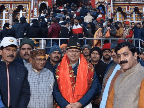 CM Dhami prayed for the happiness of the state by offering prayers at Shri Badrinath