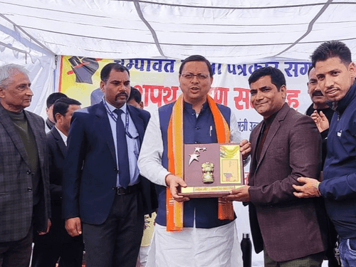 CM Dhami participated in the swearing-in ceremony of elected officials