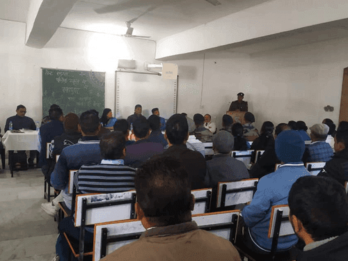 Police Station Chief Baijnath Shri Kailash Singh Bisht made students aware