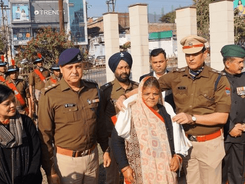 On the occasion of Victory Day, Tribute paid to martyrs by S.S.P. Nainital