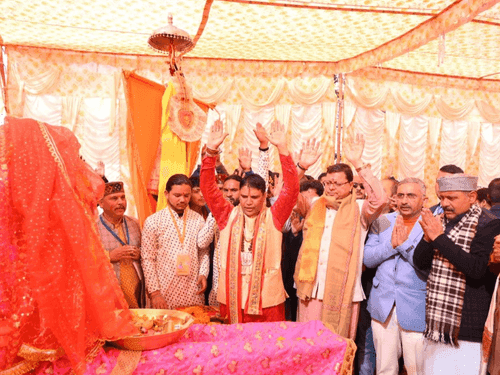 CM Dhami participated in the inauguration program of Dev Doli's Shobhayatra 2023