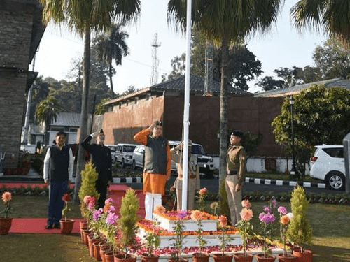 CM Dhami hoisted the flag at Chief Minister's residence