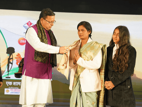 CM Dhami participated in the program 'One evening in the name of martyrs'