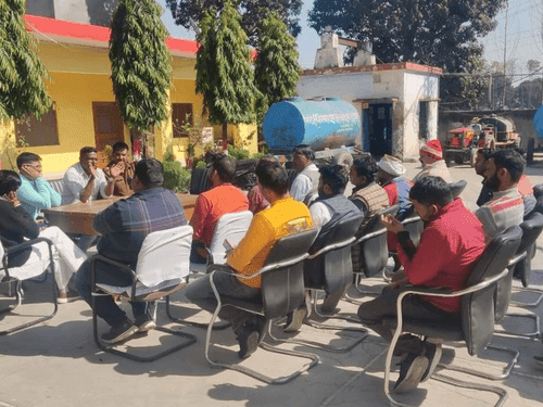 Animal husbandry awareness meeting was organized in Nagar Panchayat Jhabreda