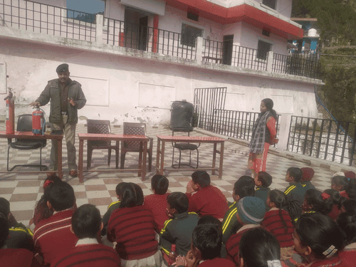 Fire Service Gopeshwar made students aware about fire equipments