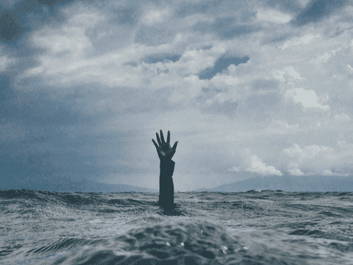 Tourist guide fell in river Ganga