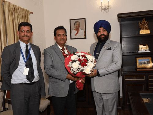 Chief General Manager of NABARD met Governor Gurmeet Singh